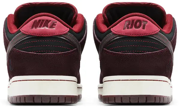 Nike Mens RIOT Skateshop x Dunk Low Pro SB QS 'Mahogany Dark Beetroot'