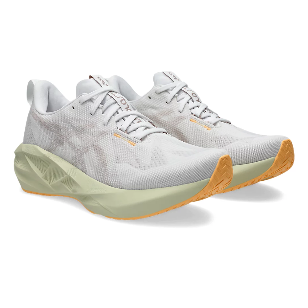 Novablast 5 Wide Men's :White | Fawn