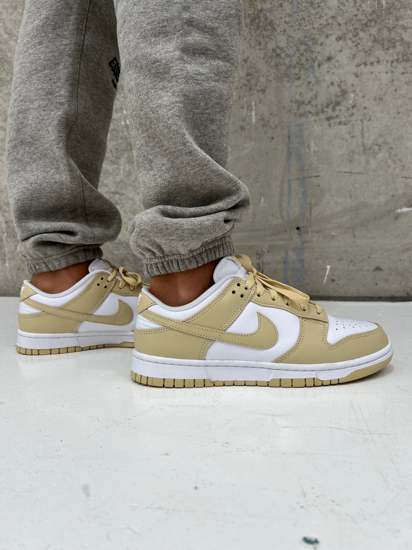 Nike Mens Dunk Low Sneakers - 'Team Gold'