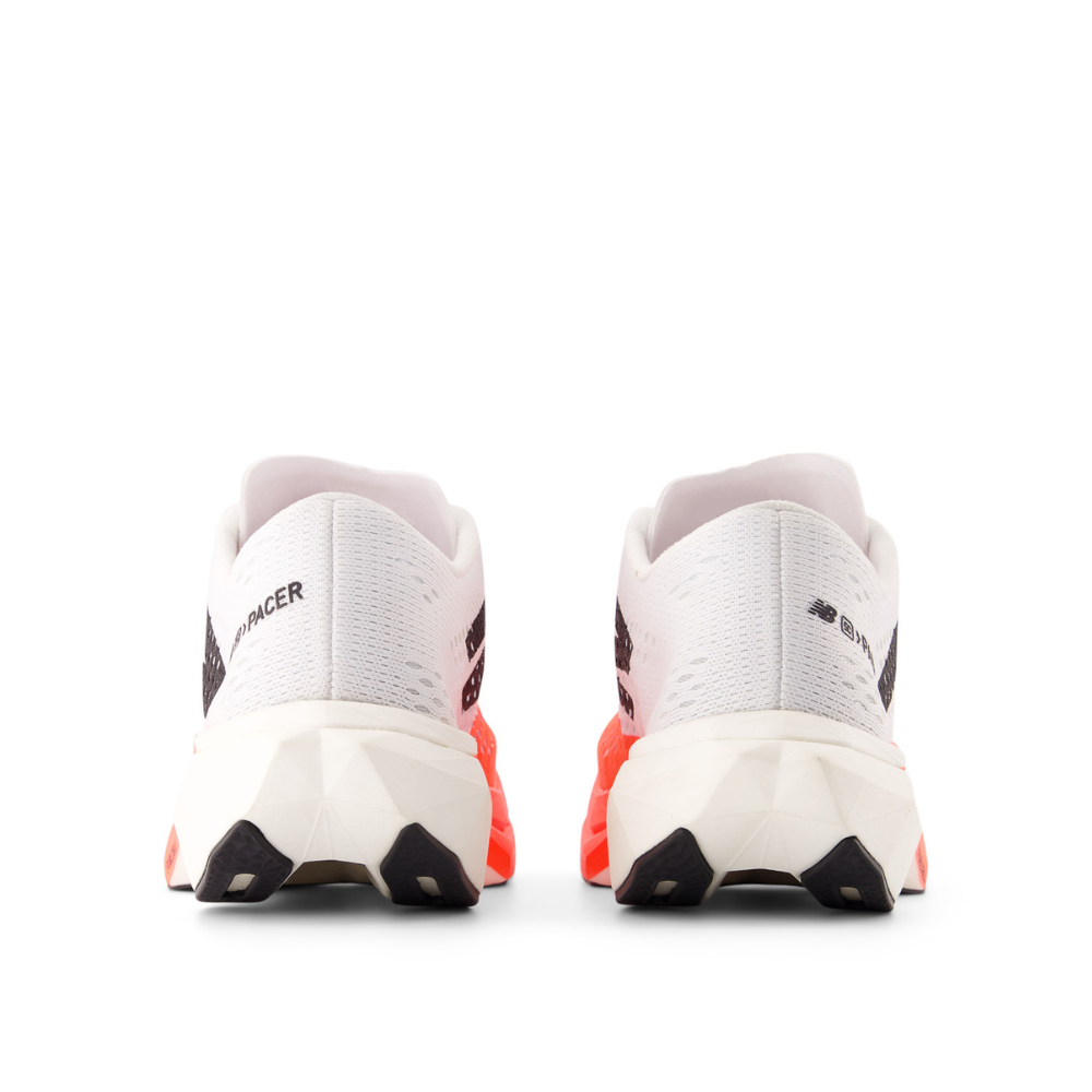 FuelCell SuperComp Pacer v2 (D) Men's :Urgent Red | White