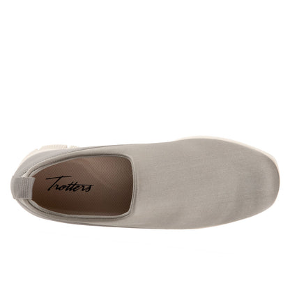 Trotters Ultima T2257-312 Womens Gray Narrow Lifestyle Sneakers Shoes