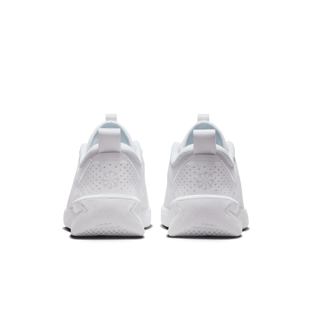 Omni Multi-Court (GS) Older Kids' :White | Pure Platinum