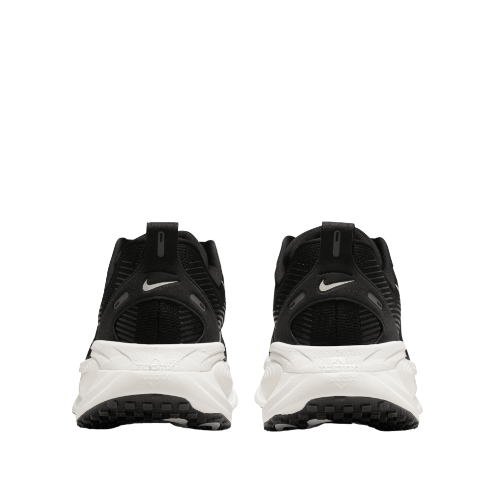 Vomero 18 Women's :Black | Summit White